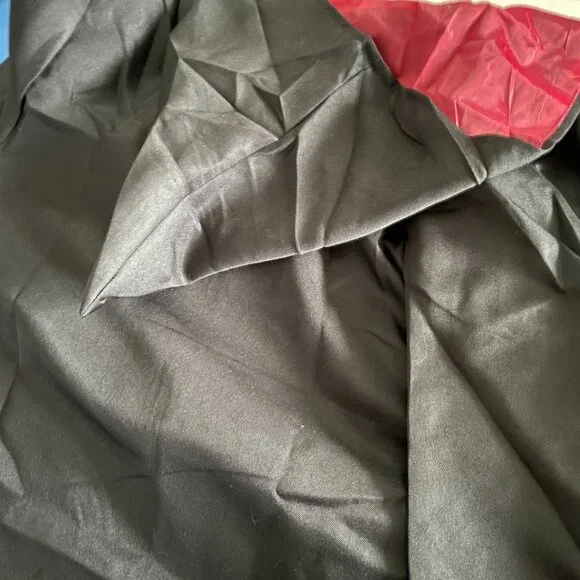 Harry Potter Gryffindor Robe - Picture 5 of 8